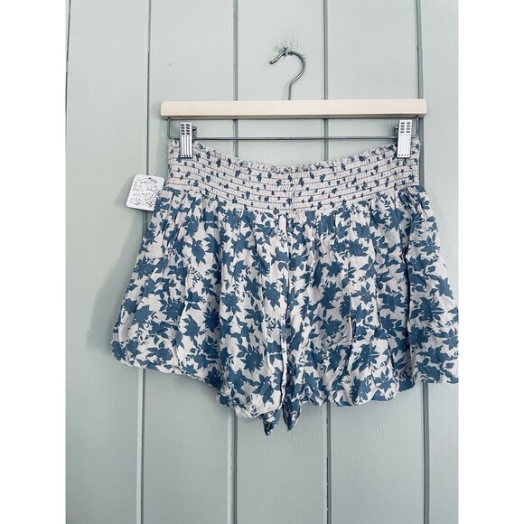 NWT Free People Bubble Shorts S Smocked Waistband Blue Floral NEW - Picture 3 of 5